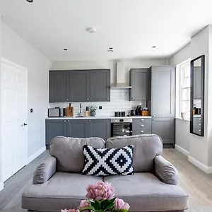  Apartment Shades Of Grey - 2 Bed United Kingdom